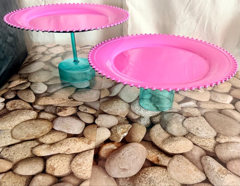 2 Cookie/Dessert Plate Set